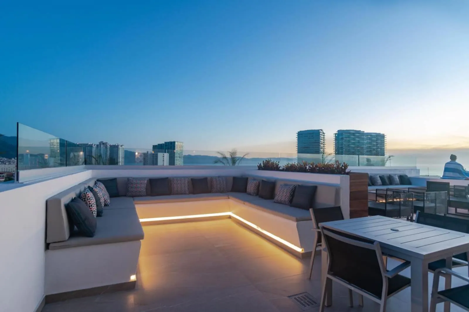 Zoho Skies Loft Rooftop Infinity Pool & Lounge Apartment Puerto Vallarta Mexico